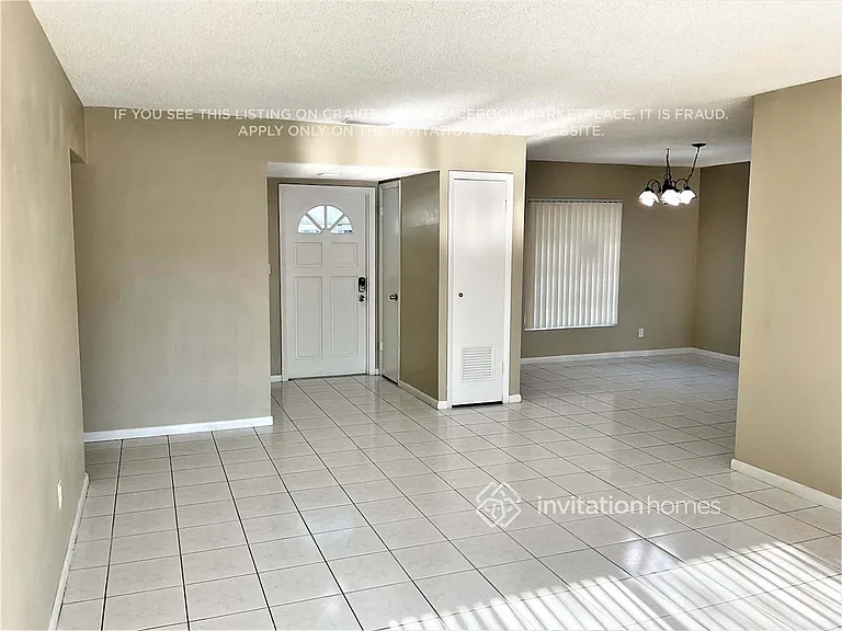 11721 SW 122nd Ave — Photo 3