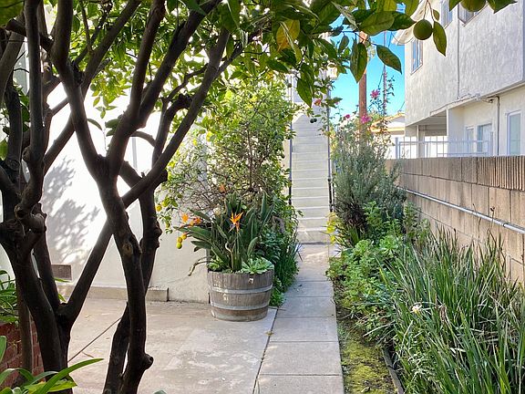 2nd image of 1021 20th St #A