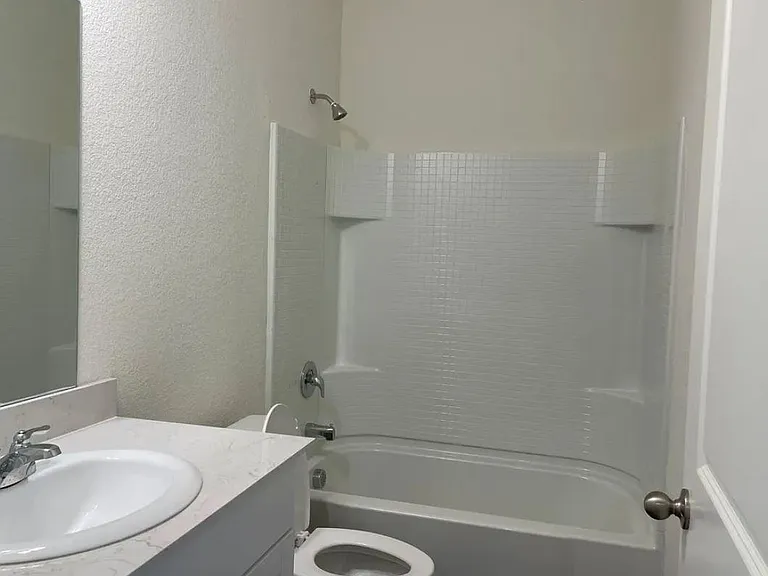 10321 Holycross Ln — Photo 5