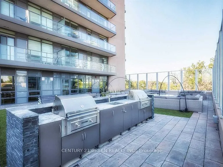 36 Park Lawn Rd #303 — Photo 11