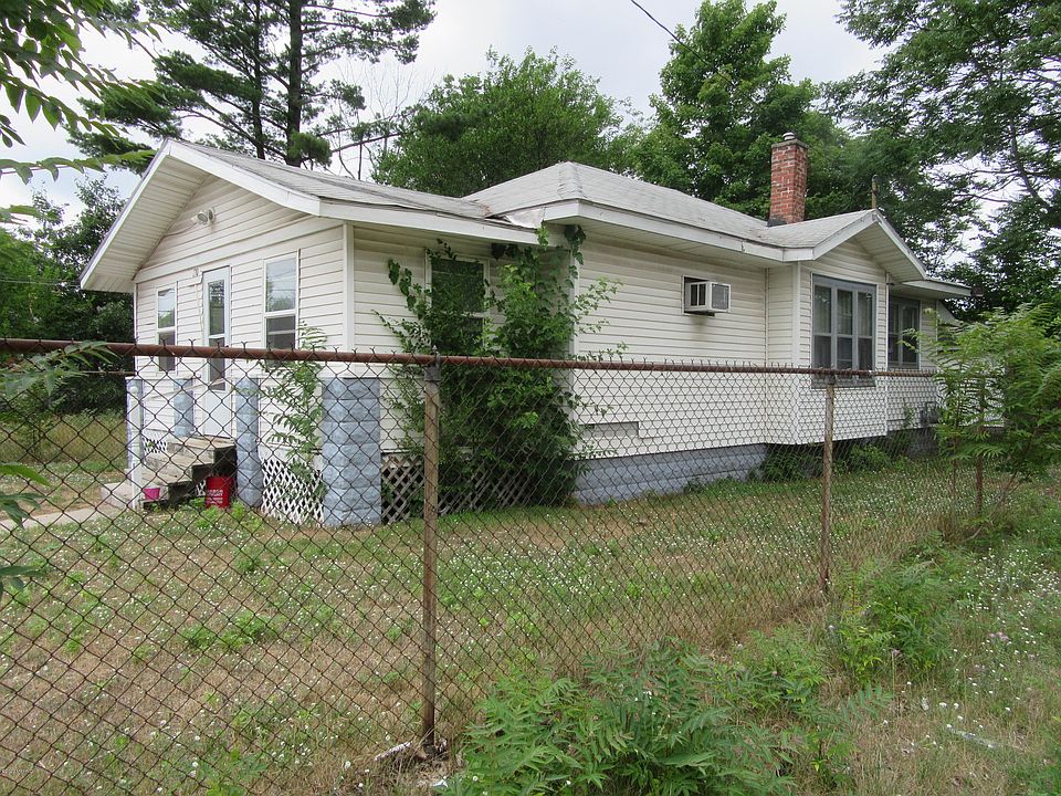 2nd image of 130 E Barney Ave