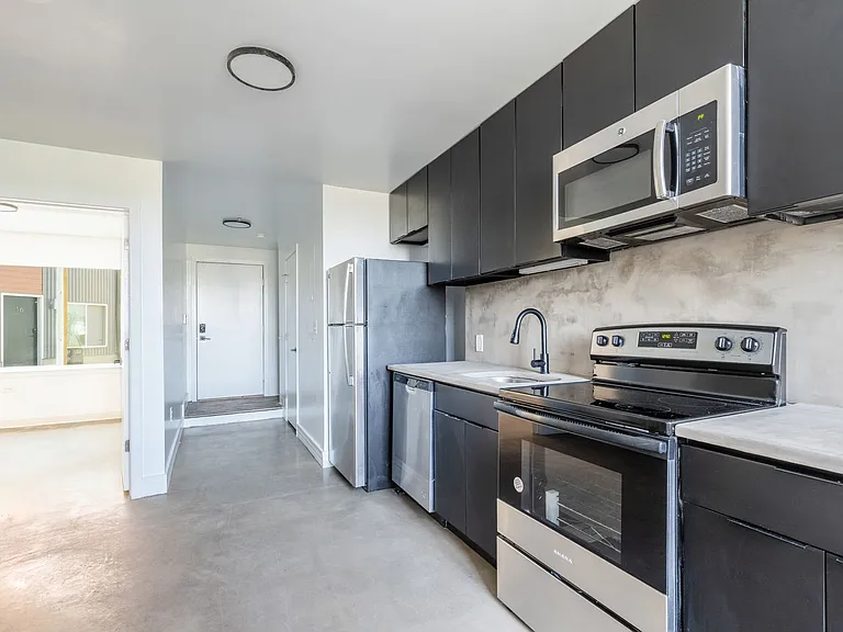 3003 Glenwood — Photo 143