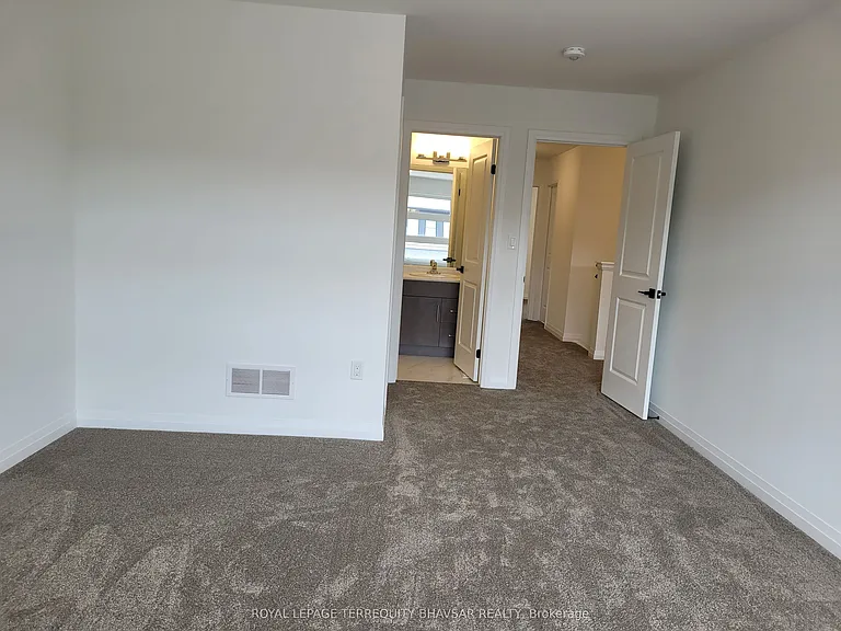 4552 Portage Rd #8 — Photo 23