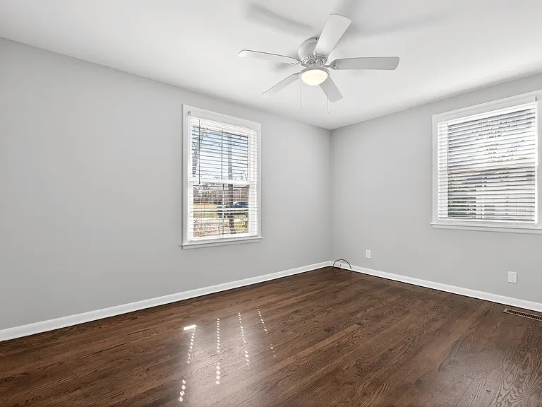 340 Binkley Dr — Photo 17