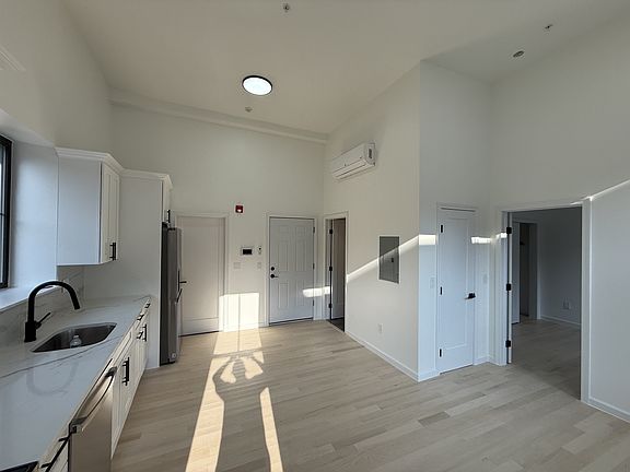 3rd image of 59-61 Broadway #11422786