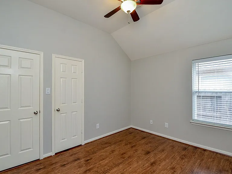 24514 Springwood Glen Ln — Photo 20