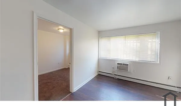 3 bed, $1,901 — Photo 3