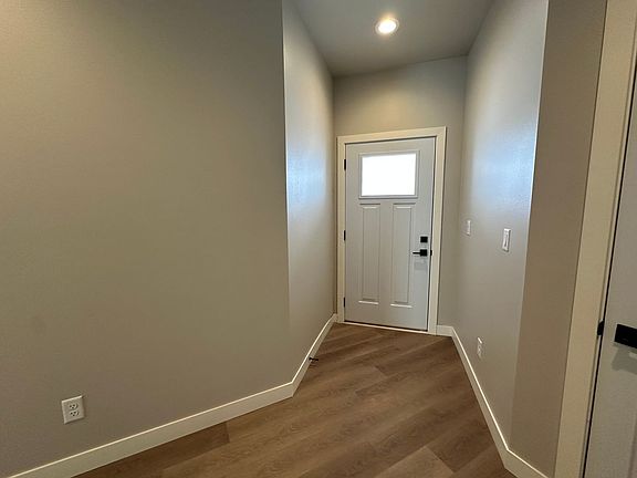 3rd image of 6717 67th Ave S