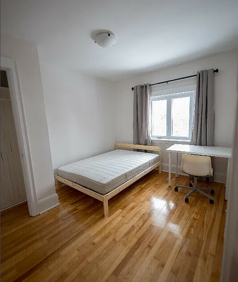 856 Bronson Ave — Photo 75