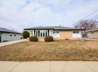 5761 S Robert Ave, Cudahy, WI 53110