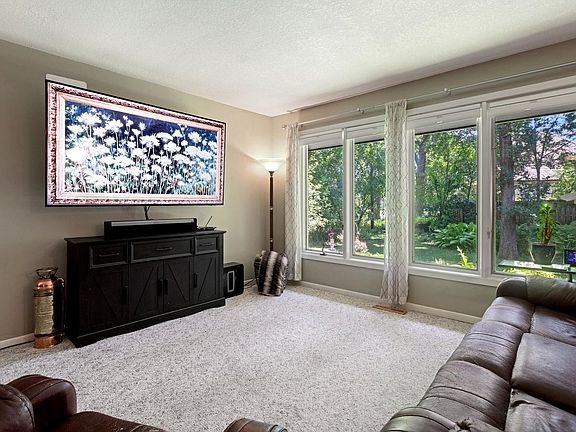 4th image of 2685 Glenbrook Ave N