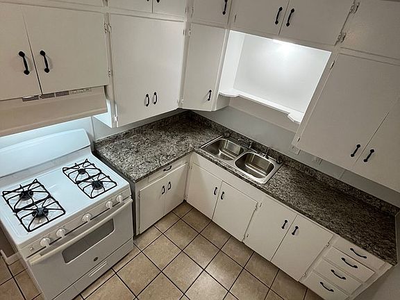 2nd image of 702 N Jefferson Ave #10
