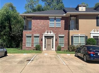 222 Forest Dr, College Station, TX 77840