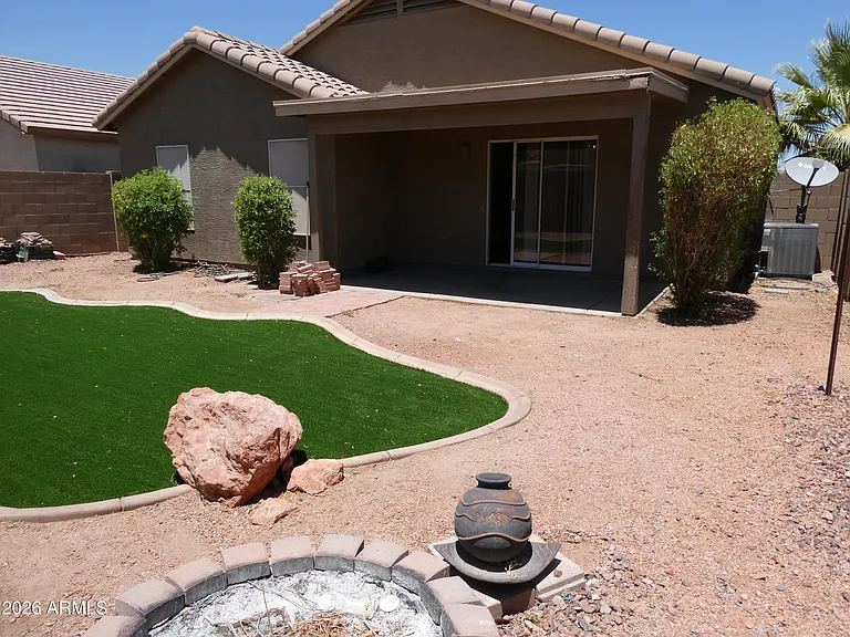 11547 W Schleifer Dr — Photo 16