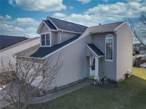2137 Stonehenge Cir, Akron, OH 44319