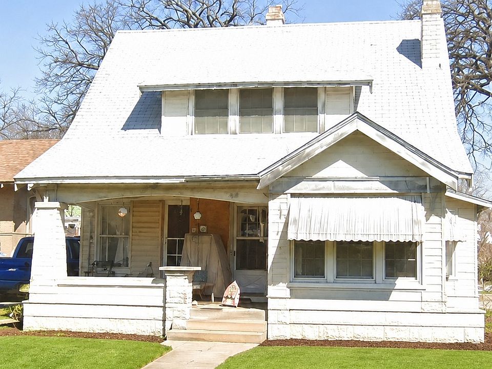 1st image of 105 E 6th St
