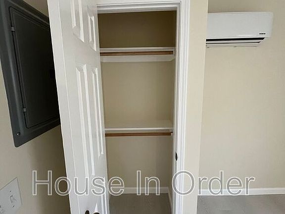 4th image of 305 8th Ave E #101