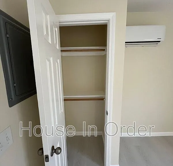 305 8th Ave E #101 — Photo 4