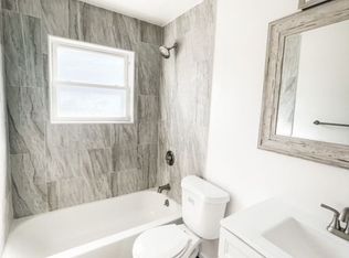 117 SW Normandy Rd #6, Seattle, WA 98166