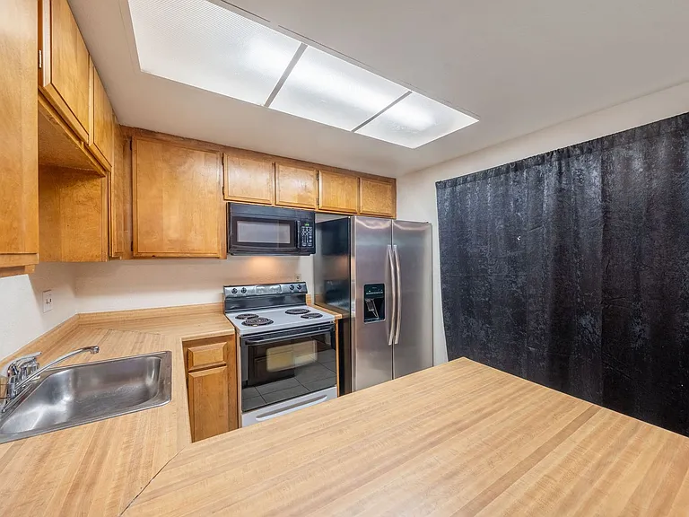 4830 Suncrest Way — Photo 15