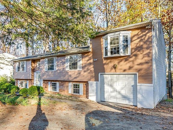 3rd image of 115 Carbe Ct