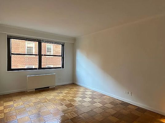 3rd image of 300 W 55th St APT 5C