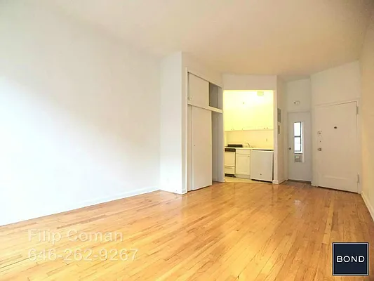 Rented by Bond New York | media 7