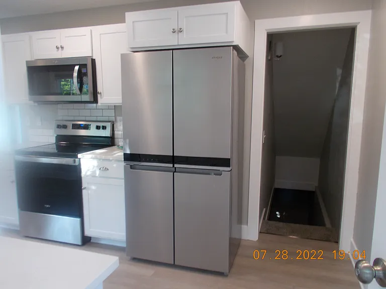 204 E 1st St #204 — Photo 14