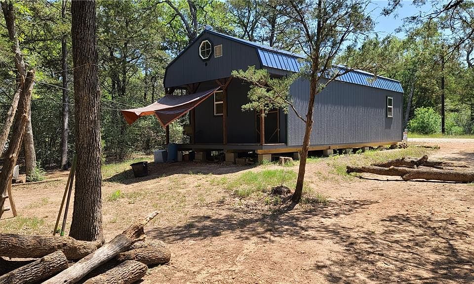 1st image of 122 Shoshoni Dr