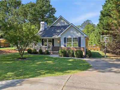 981 Hoyt St, Cornelia, GA, 30531