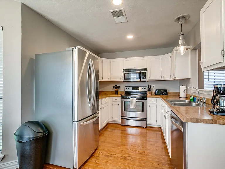 4436 Odessa Dr — Photo 8