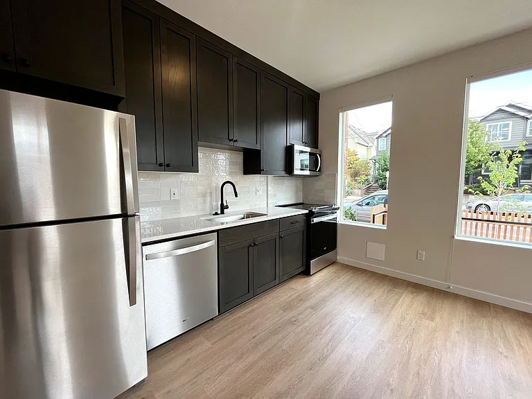 4723 N Williams Ave — Photo 6