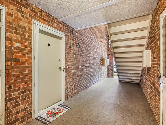 3rd image of 4700 Lawndale Dr Unit D