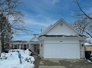 204 Arcadia Ct, Vernon Hills, IL