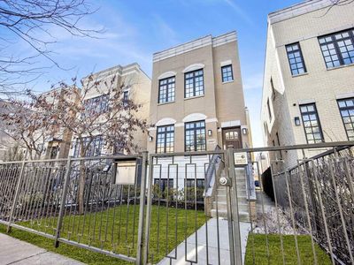 2007 W Erie St, Chicago, IL, 60612