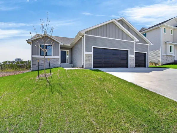 706 Plainside Ave, Norwalk, IA 50211