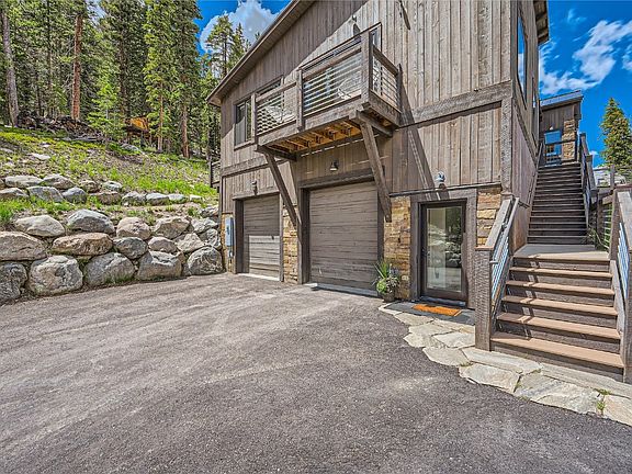 3rd image of 493 Lakeview Drive