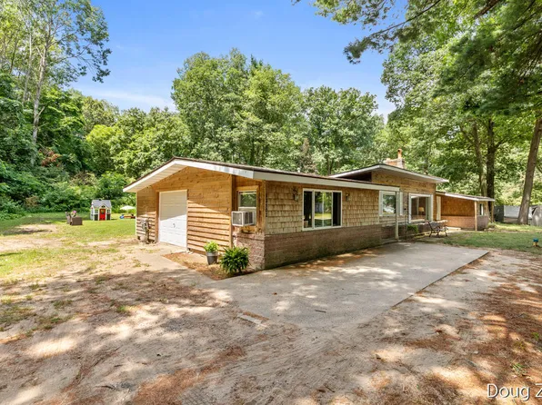 12502 McMurty Dr NE, Sand Lake, MI 49343