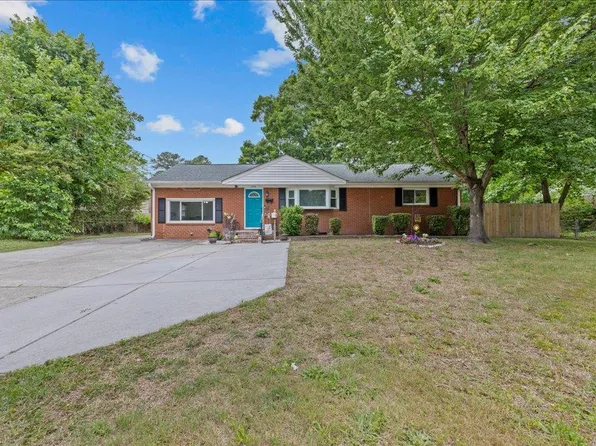 1033 Baker Rd, Virginia Beach, VA 23455