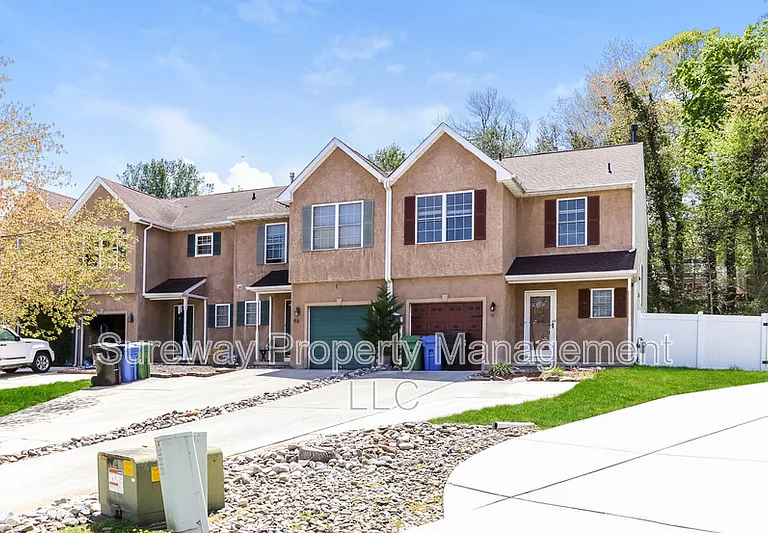 51 Meadow Ct — Photo 2