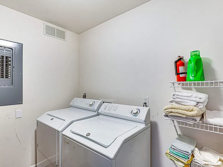 200 E Harbour Towne Dr #E203 — Photo 21