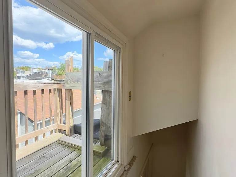 331 S Ann St — Photo 34