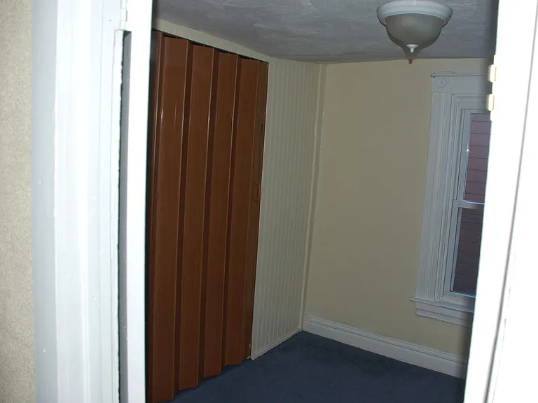 Bedroom (small)