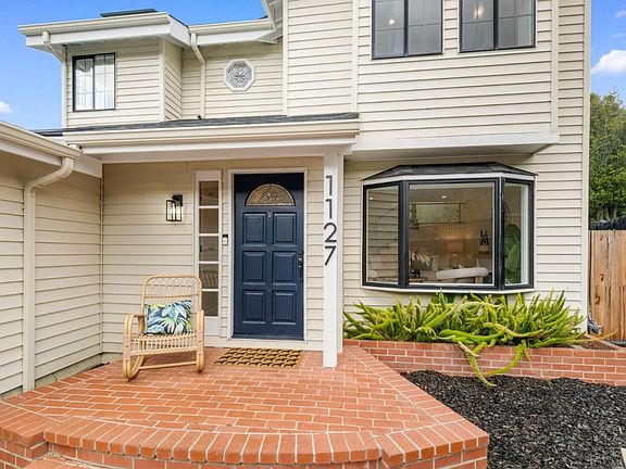 5th image of 1127 Galvez Dr