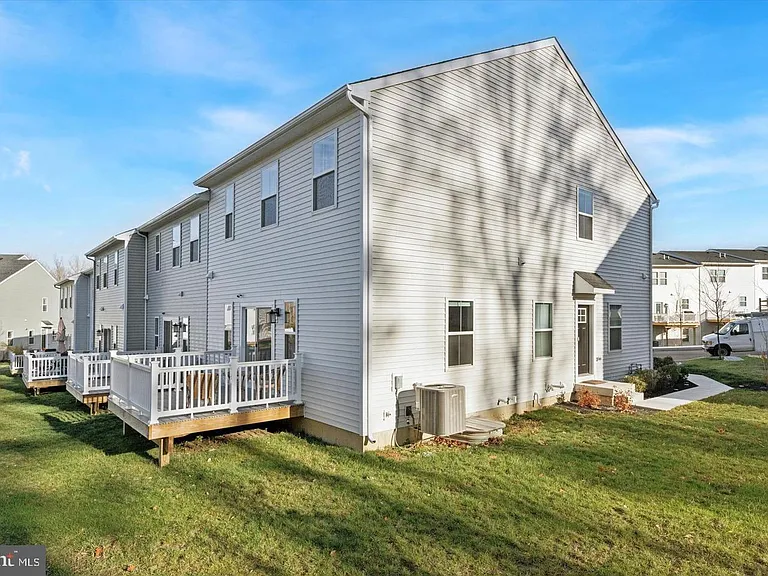 141 Four Leaf Dr — Photo 33