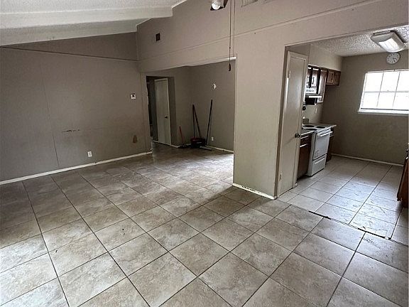 4th image of 5403 Shadow Lake Dr