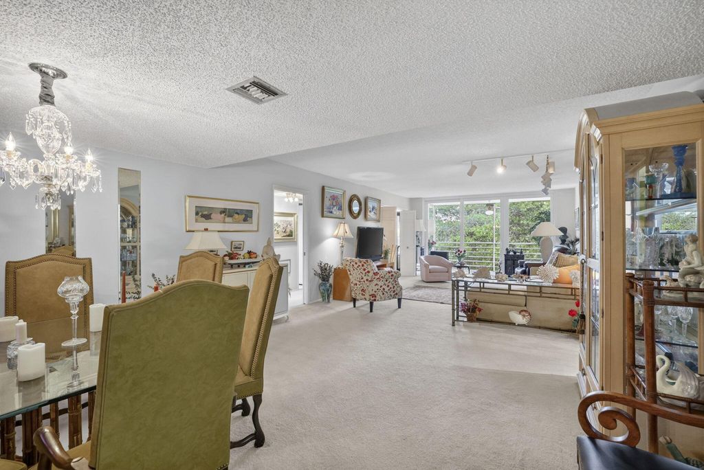 3900 Oaks Clubhouse Drive #410, photo 6