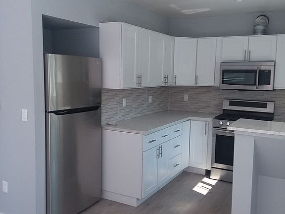 3rd image of 3109 Estara Ave