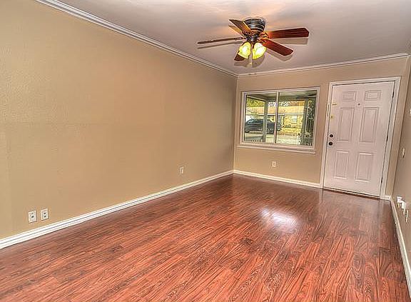 3rd image of 913 Moore Dr
