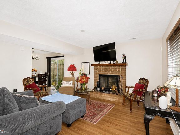 3rd image of 5135 Shawe Pl #14